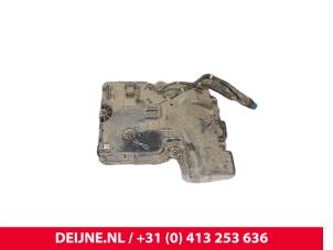 Gebruikte Adblue tank Volkswagen Crafter (SY) 2.0 TDI FWD Prijs € 363,00 Inclusief btw aangeboden door van Deijne Onderdelen Uden B.V.