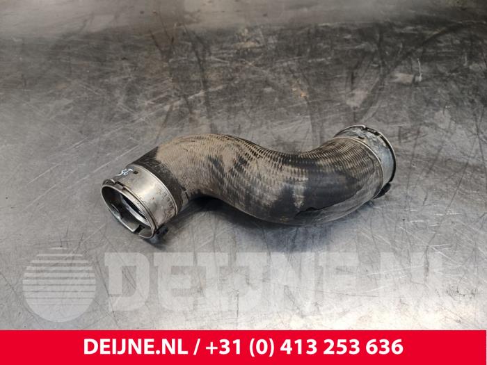 Gebruikte Intercooler Buis Mercedes Sprinter 3,5t (907.6/910.6) 316 CDI 2.1 D RWD Prijs € 42,35 Inclusief btw aangeboden door van Deijne Onderdelen Uden B.V.