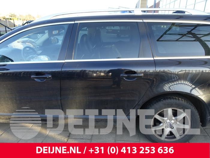 Volvo V70 Tür 4-türig links hinten O257143