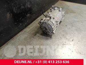 Porsche Taycan Electric motor electric car O257192 photo 2