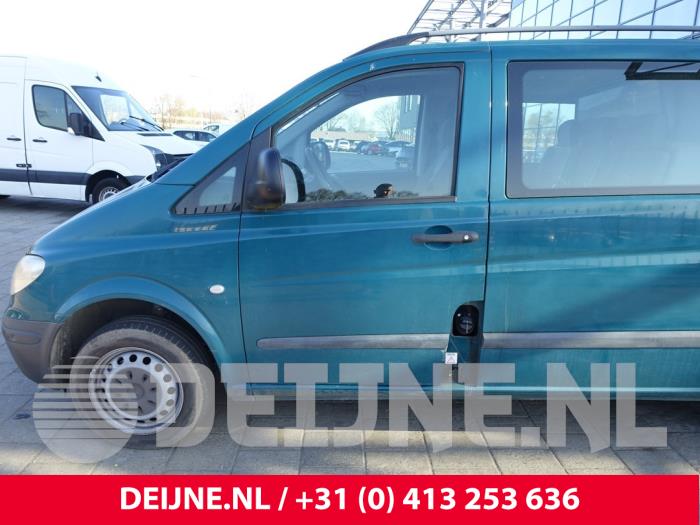 Mercedes Vito Tür 2-türig links O257230