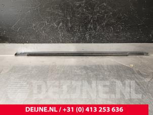 Volvo XC40 Window rubber O257501 foto 2