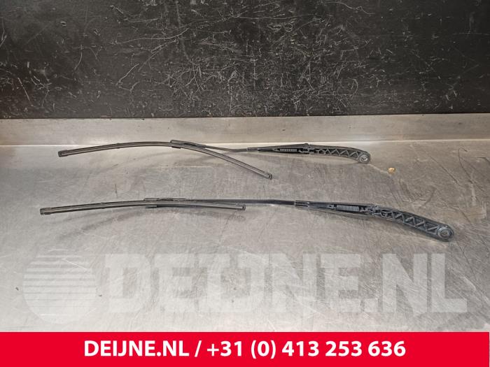 Porsche Taycan Scheibenwischerarm-Set O257519