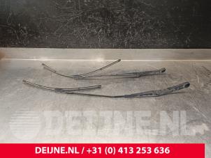 Porsche Taycan Wiper arm set O257519 photo 2