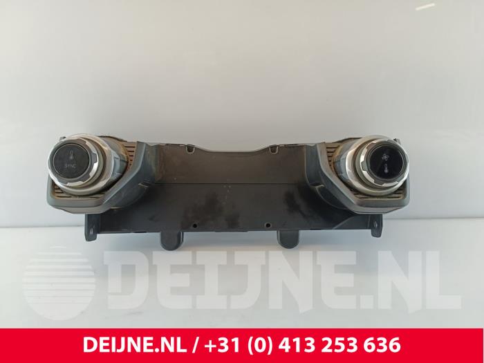 Lynk & Co 01 Heizung Bedienpaneel O257567