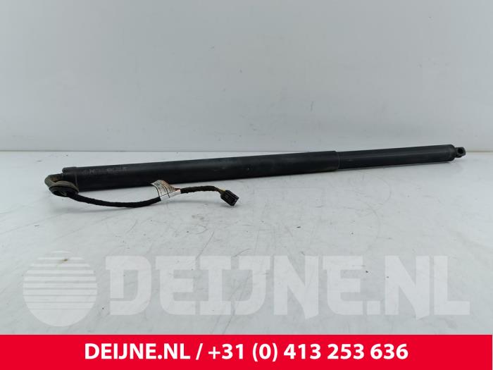 Lynk & Co 01 Gasdemper links-achter O257586