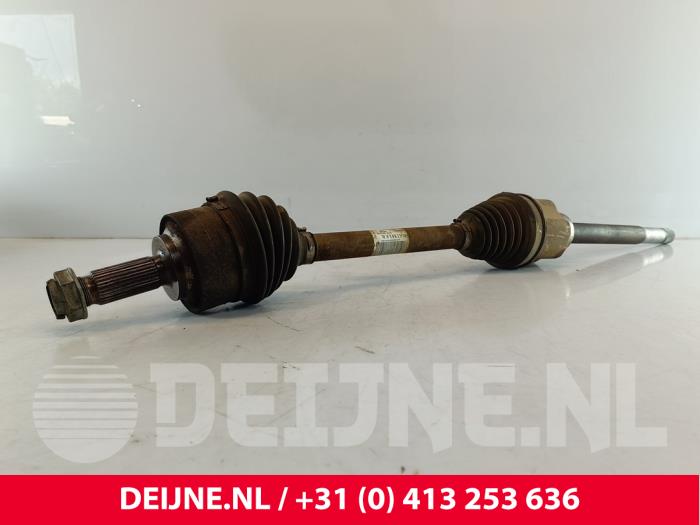 Mercedes Vito Aandrijfas rechts-voor O257608
