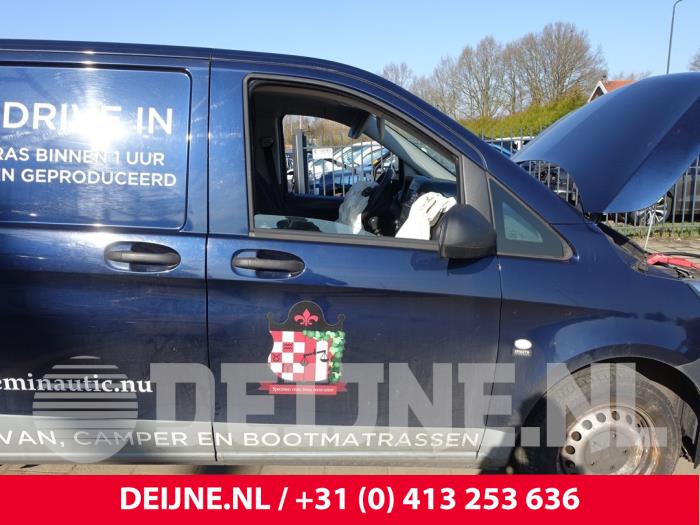 Mercedes Vito Portier 2Deurs rechts O257634