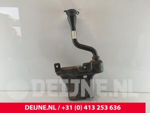 Mercedes Vito Scheibensprühertank vorne O257640 foto 2