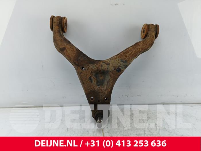 Iveco Daily Draagarm onder rechts-voor O257685