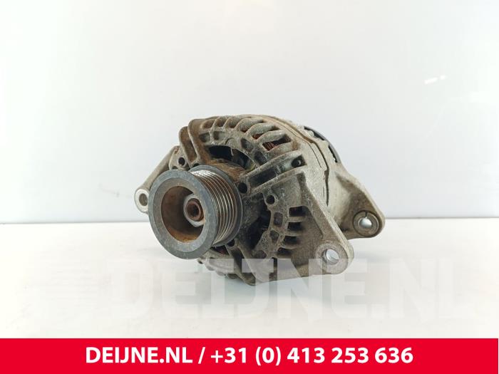 Gebruikte Dynamo Iveco New Daily IV 29L10 Prijs € 42,35 Inclusief btw aangeboden door van Deijne Onderdelen Uden B.V.