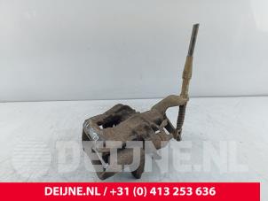 Iveco Daily Remklauw (Tang) links-achter O257694 foto 2