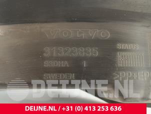 Volvo V60 Front bumper, central component O257719 photo 3