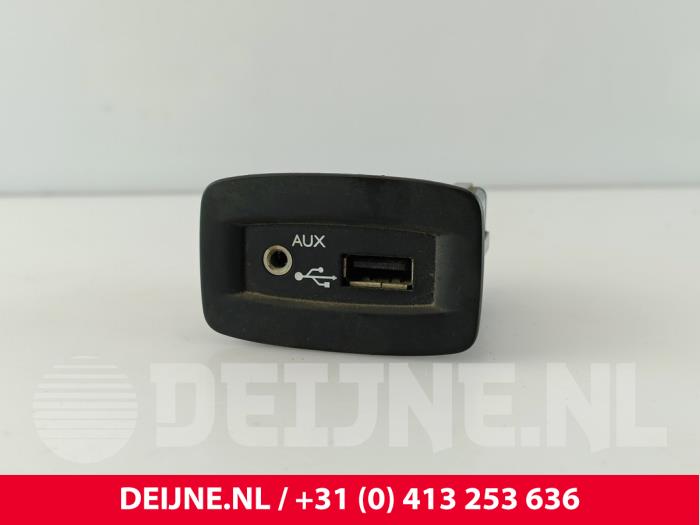 Renault Master AUX / USB-Anschluss O257821