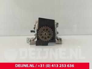 Gebruikte Oliepomp Volvo V40 (MV) 2.0 D4 16V Prijs € 70,00 Margeregeling aangeboden door van Deijne Onderdelen Uden B.V.