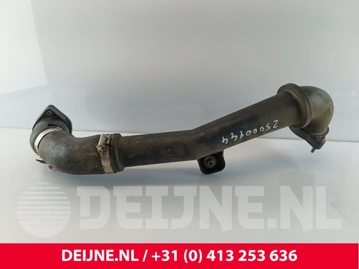 Gebruikte Intercooler Buis Volkswagen Caddy IV 2.0 TDI 102 Prijs € 42,35 Inclusief btw aangeboden door van Deijne Onderdelen Uden B.V.