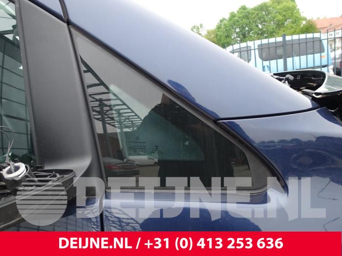Mercedes Vito Dreieckfenster rechts vorne O258077