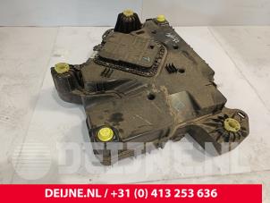 Gebruikte Adblue tank Toyota ProAce 1.6 D-4D 95 16V Worker Prijs € 453,75 Inclusief btw aangeboden door van Deijne Onderdelen Uden B.V.