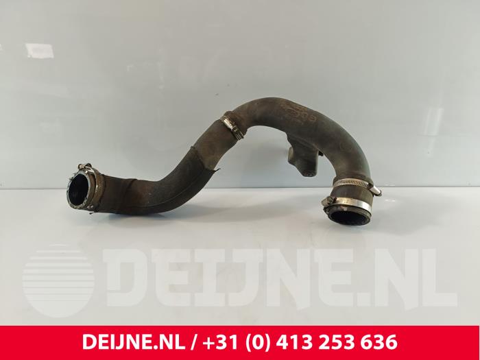 Gebruikte Intercooler Buis Ford Transit 2.0 TDCi 16V Eco Blue 130 Prijs € 30,25 Inclusief btw aangeboden door van Deijne Onderdelen Uden B.V.