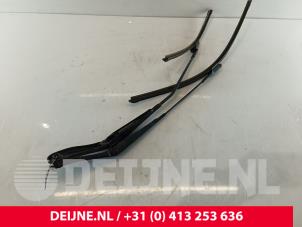 Volvo V60 Ruitenwisserarm voor O258340 foto 3