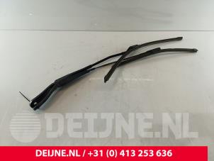 Volvo V60 Ruitenwisserarm voor O258340 foto 2