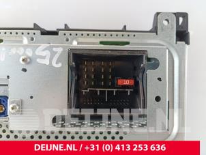 Mercedes Vito Display Multi Media control unit O258422 photo 3