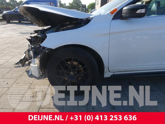 Volvo XC60 Kotflügel links vorne O258469