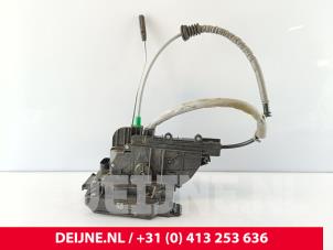 Volvo V40 Front door lock mechanism 4-door, right O258743 photo 2