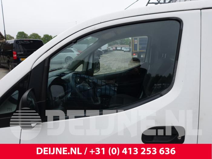 Nissan NV200 Portierruit 2Deurs rechts O258813