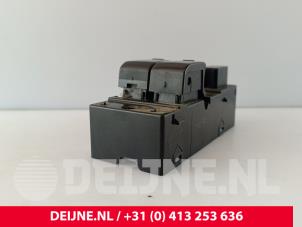 Nissan NV200 Elektrisch Raam Schakelaar O258834 foto 3