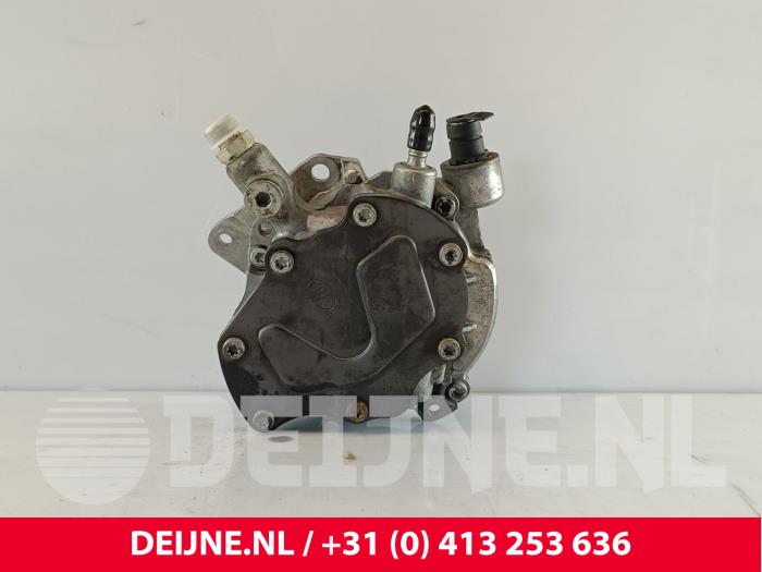 Volkswagen Transporter Brandstofpomp Mechanisch O258981
