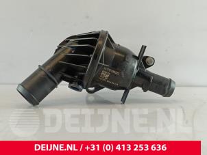 Gebruikte Thermostaathuis Ford Transit 2.0 TDCi 16V Eco Blue 130 Prijs € 36,30 Inclusief btw aangeboden door van Deijne Onderdelen Uden B.V.