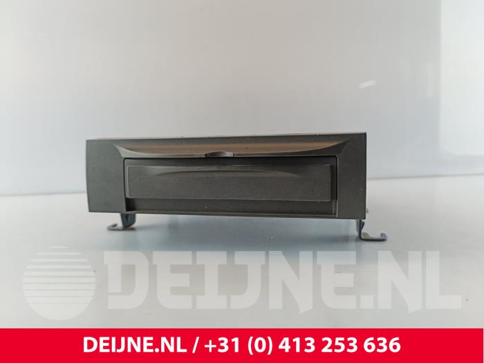Volvo XC90 Radio/CD player (miscellaneous) O259590