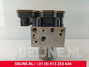 Porsche Taycan ABS Pomp O259785 foto 3