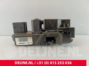 Tesla Model S Deurslot Mechaniek 4Deurs links-achter O259824 foto 3