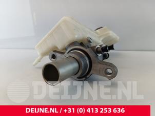 Volvo XC40 Master cylinder O260084 photo 3