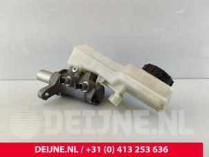 Gebruikte Hoofdremcilinder Volvo XC40 (XZ) 1.5 T3 12V Prijs € 100,00 Margeregeling aangeboden door van Deijne Onderdelen Uden B.V.