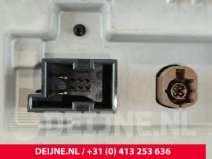 Porsche Taycan Display Multi Media regelunit O260228 foto 3