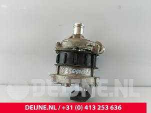 Porsche Taycan Extra waterpomp O260305 foto 2