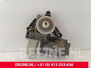 Volvo XC40 Raammotor Portier O260306 foto 2
