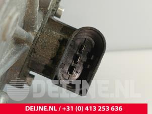 Porsche Taycan Extra waterpomp O260311 foto 3