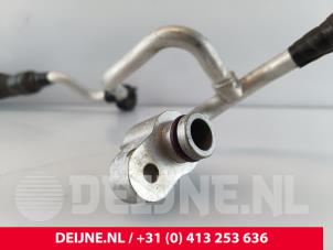 Porsche Taycan Air conditioning line O260354 photo 3
