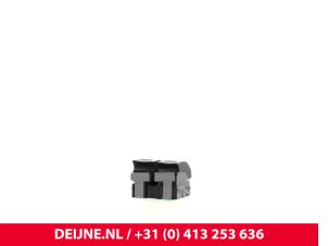 Renault Trafic Electric window switch O9990002771 photo 4