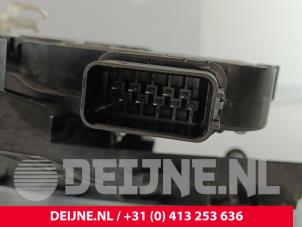 Volvo V50 Deurslot Mechaniek 4Deurs rechts-voor O260513 foto 3