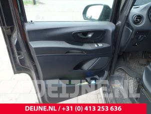 Mercedes Vito Tür 2-türig links O260426 foto 2
