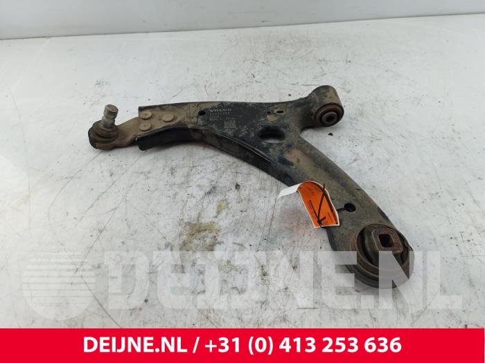 Volvo XC40 Draagarm onder links-voor O260592