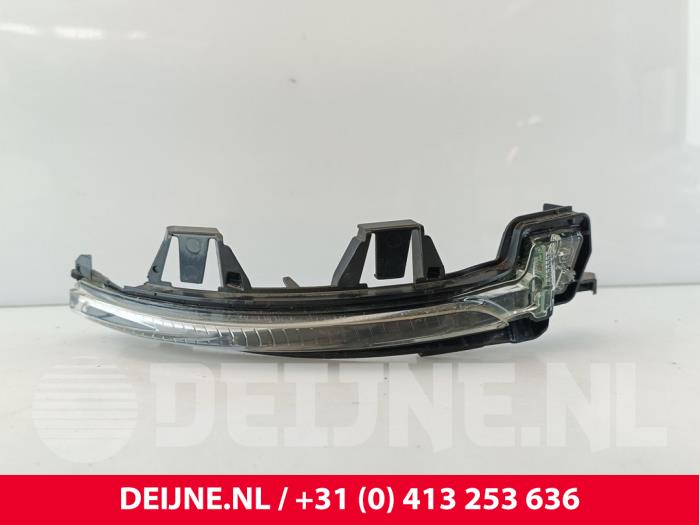 Volvo XC40 Knipperlicht spiegel rechts O260656