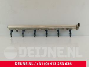 Gebruikte Injector brug Volvo XC70 (BZ) 3.0 T6 24V AWD Prijs € 140,00 Margeregeling aangeboden door van Deijne Onderdelen Uden B.V.