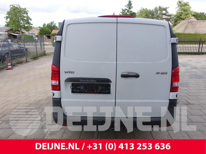 Mercedes Vito Minibus/van rear door O260741