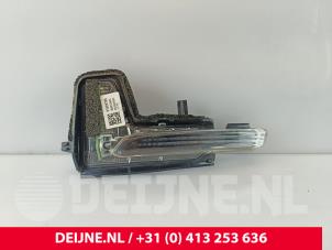 Gebruikte Knipperlicht spiegel links Volvo XC60 II (UZ) 2.0 B4 16V Plug-in Hybrid Prijs € 45,00 Margeregeling aangeboden door van Deijne Onderdelen Uden B.V.